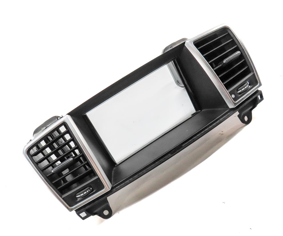 Thumbnail 3: 12 MERCEDES ML550 (W166) FRONT CENTER MEDIA SCREEN TRIM HEAT AIR AC VENT (Black)