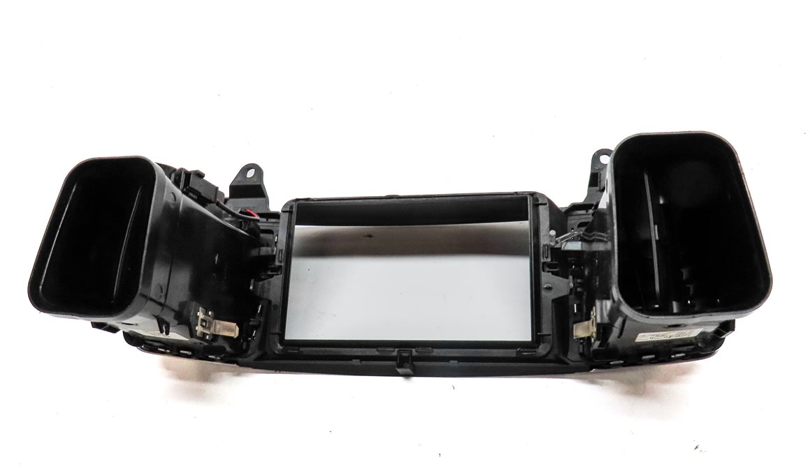 Thumbnail 4: 12 MERCEDES ML550 (W166) FRONT CENTER MEDIA SCREEN TRIM HEAT AIR AC VENT (Black)