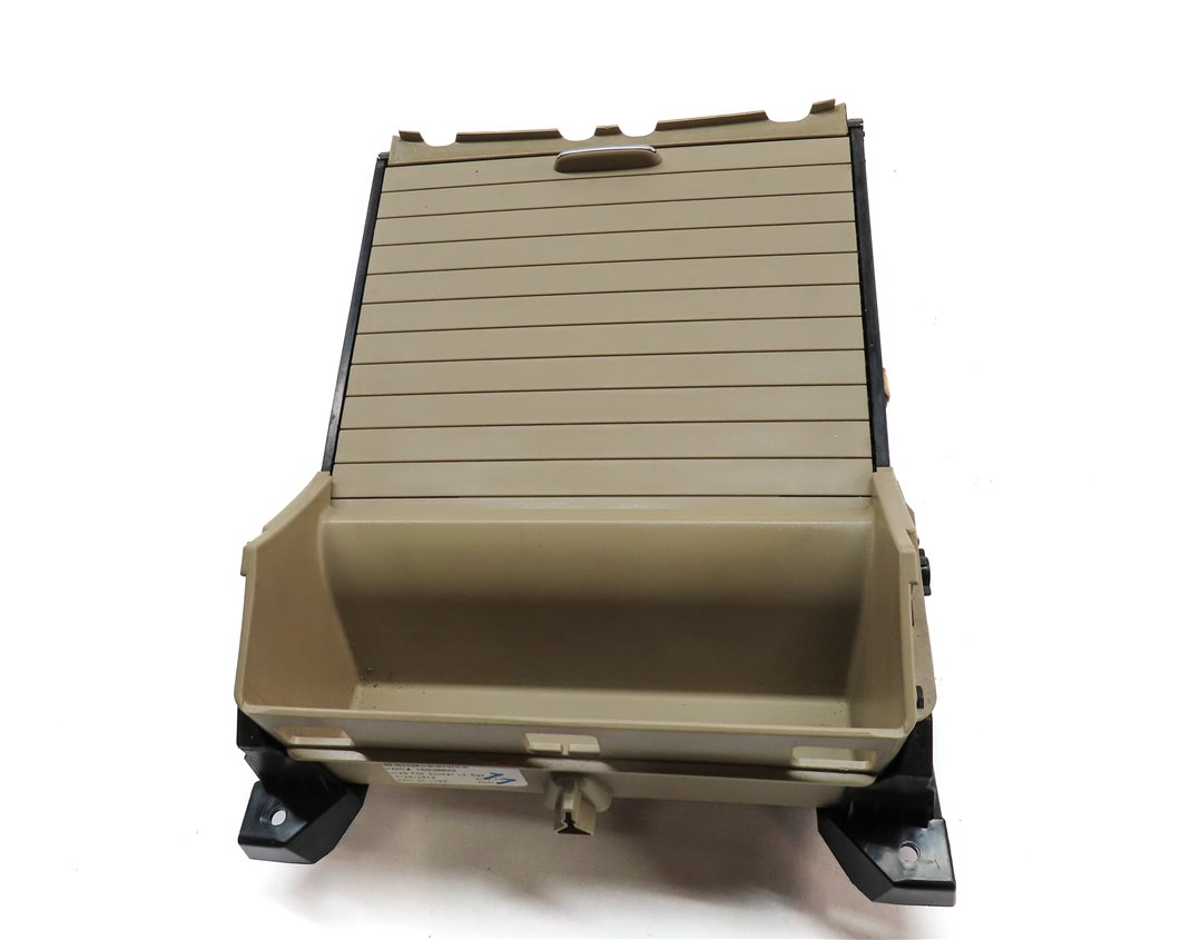Thumbnail 4: 12 MERCEDES ML550 W166 FRONT CENTER CONSOLE CUPHOLDER ASHTRAY 12V SOCKET (BEIGE)