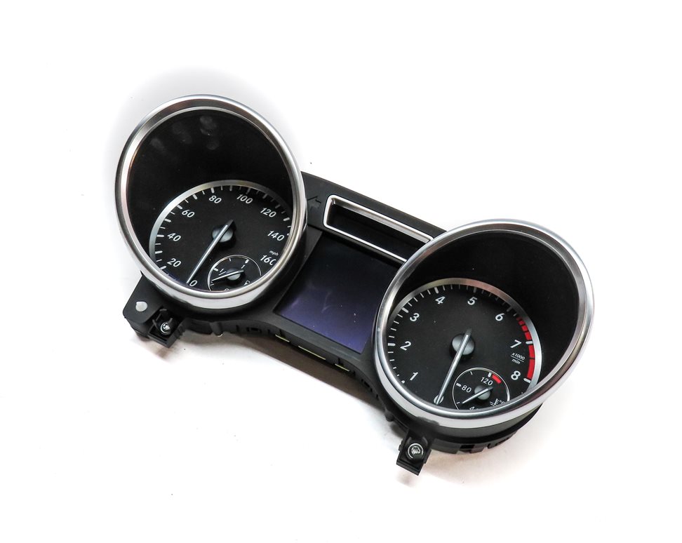 2012 MERCEDES ML350 ML550 (W166) SPEEDOMETER INSTRUMENT GAUGE CLUSTER MPH (139k)