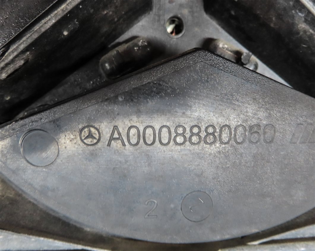 Thumbnail 7: 2012-2015 MERCEDES ML250 ML350 ML400 ML550 (W166) FRONT UPPER CENTER GRILLE TRIM