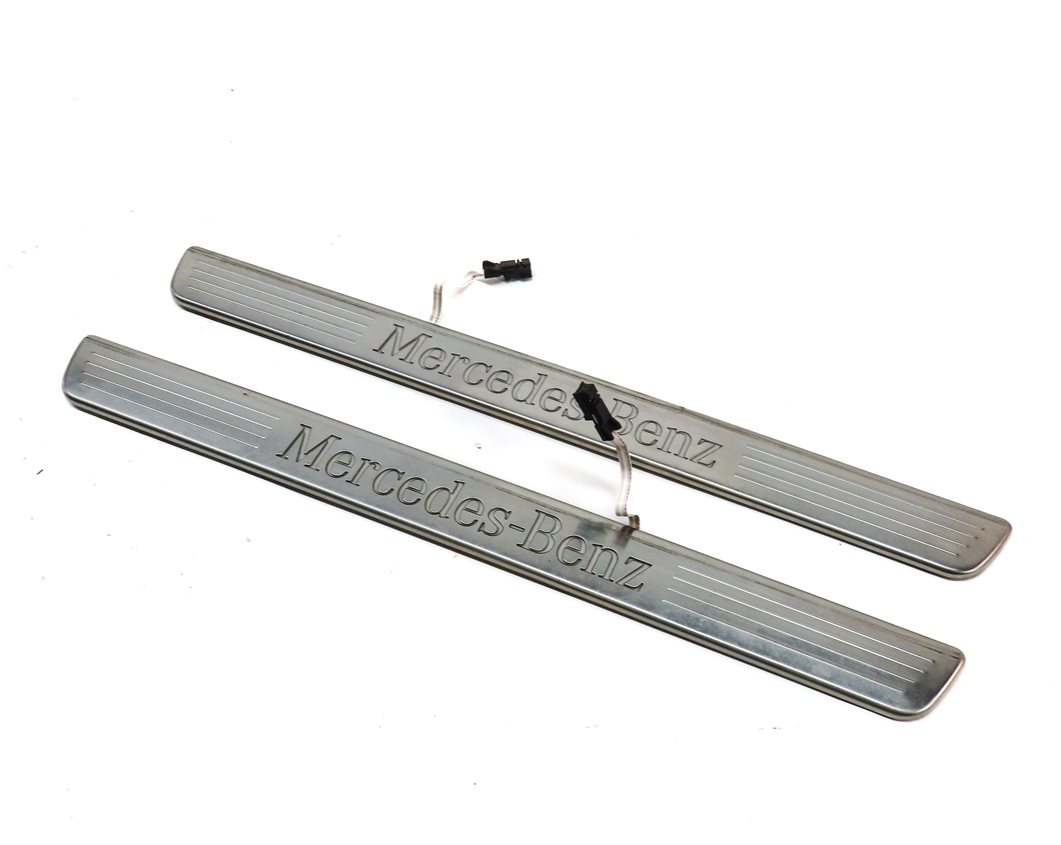 2012 MERCEDES ML550 (W166) FRONT LEFT & RIGHT LIGHTED DOOR SCUFF SILL SET/2