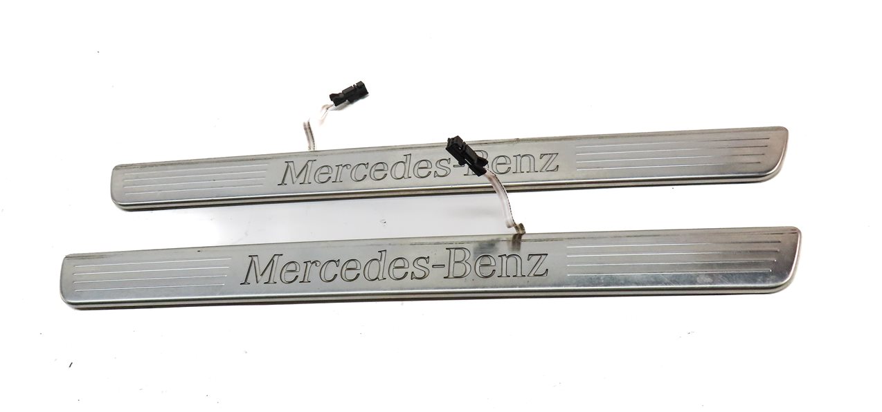 Thumbnail 2: 2012 MERCEDES ML550 (W166) FRONT LEFT & RIGHT LIGHTED DOOR SCUFF SILL SET/2