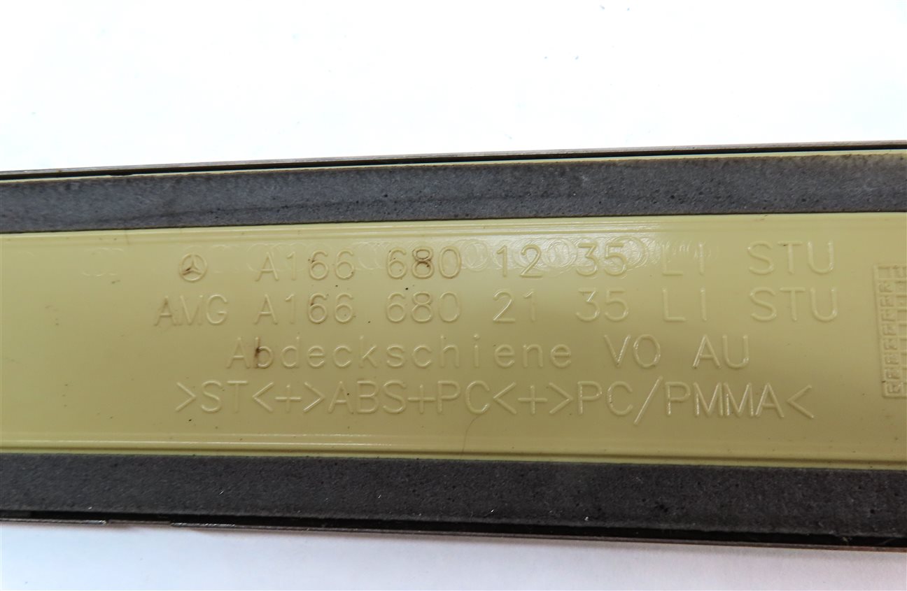 Thumbnail 5: 2012 MERCEDES ML550 (W166) FRONT LEFT & RIGHT LIGHTED DOOR SCUFF SILL SET/2