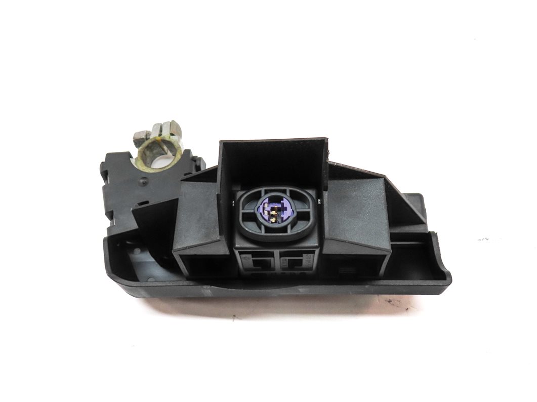 Thumbnail 2: 2012 AUDI A6 (C7) 3.0L SUPER (CGXB) ENGINE BATTERY OVERLOAD PROTECTION SWITCH