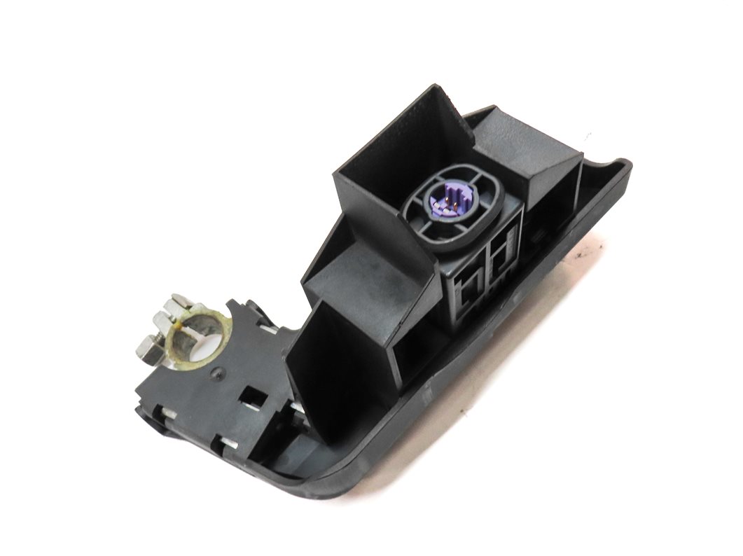 Thumbnail 3: 2012 AUDI A6 (C7) 3.0L SUPER (CGXB) ENGINE BATTERY OVERLOAD PROTECTION SWITCH