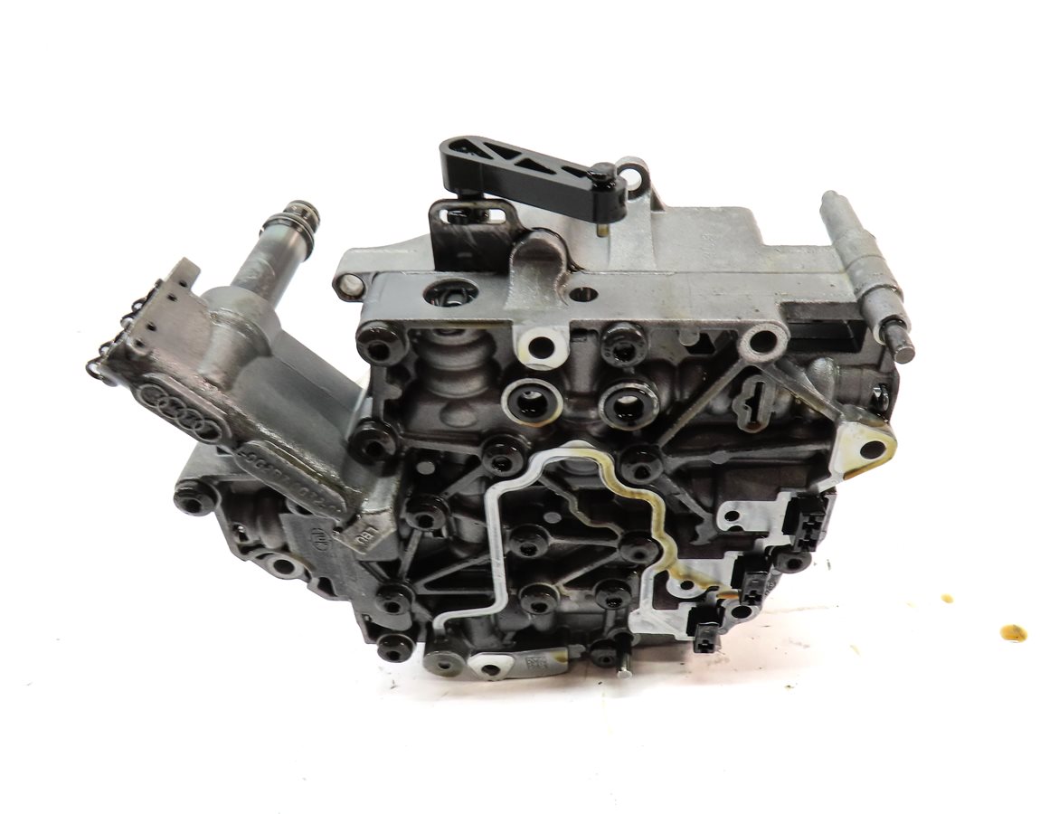 Thumbnail 6: 2013-2016 AUDI A4 (B8 8K) 2.0L FWD CVT TRANSMISSION VALVE BODY OIL PUMP