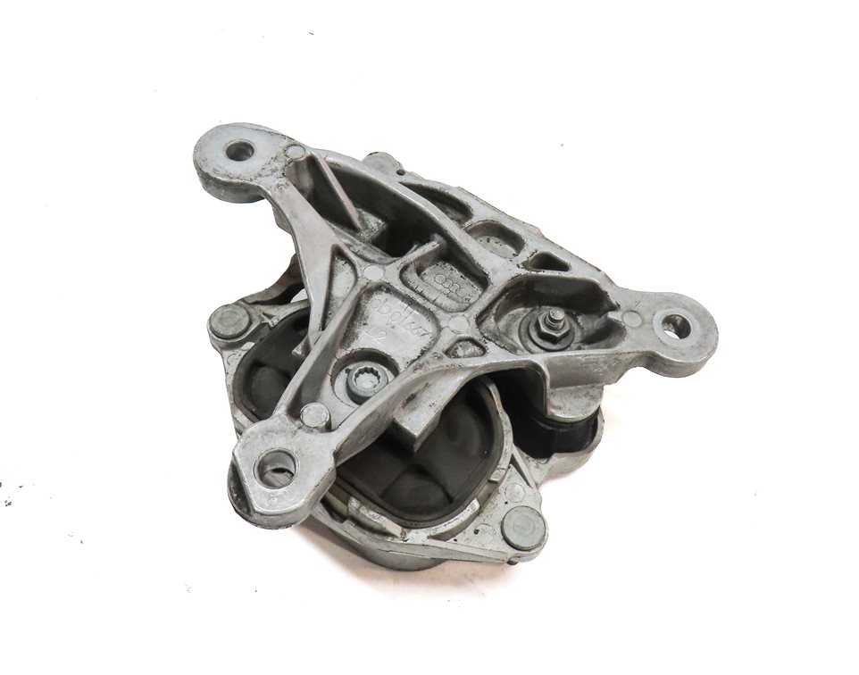 2015 AUDI A6 (C7) 2.0L (CAED) AUTOMATIC TRANSMISSION MOUNT BRACKET