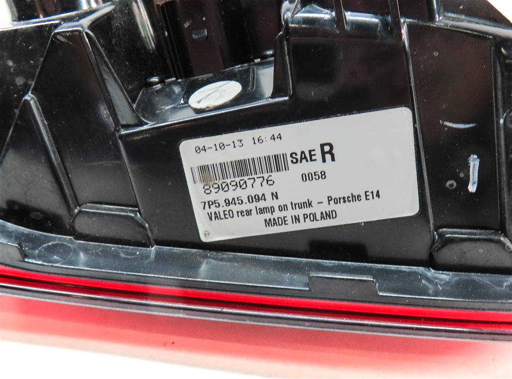 Thumbnail 6: 2011-2014 PORSCHE CAYENNE (958) RIGHT PASSENGER INNER TAILLIGHT LIGHT LAMP