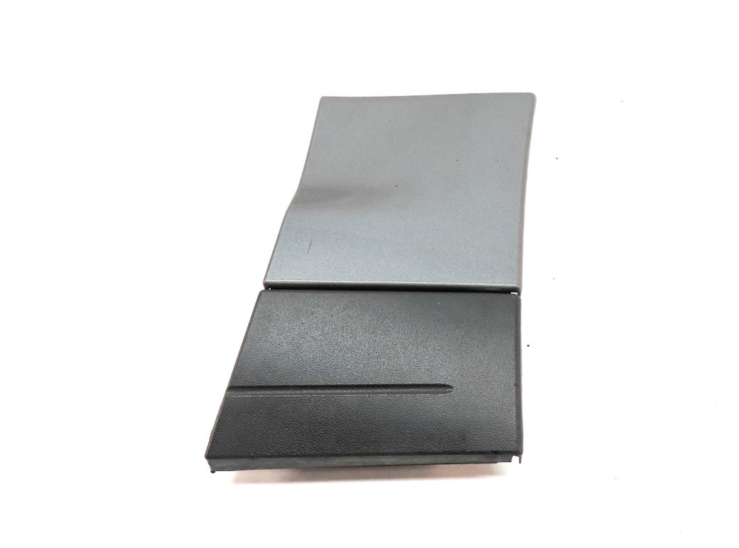 Thumbnail 2: 14 PORSCHE CAYENNE (958) FRONT RIGHT PASSENGER LOWER FENDER TRIM MOULDING (Gray)