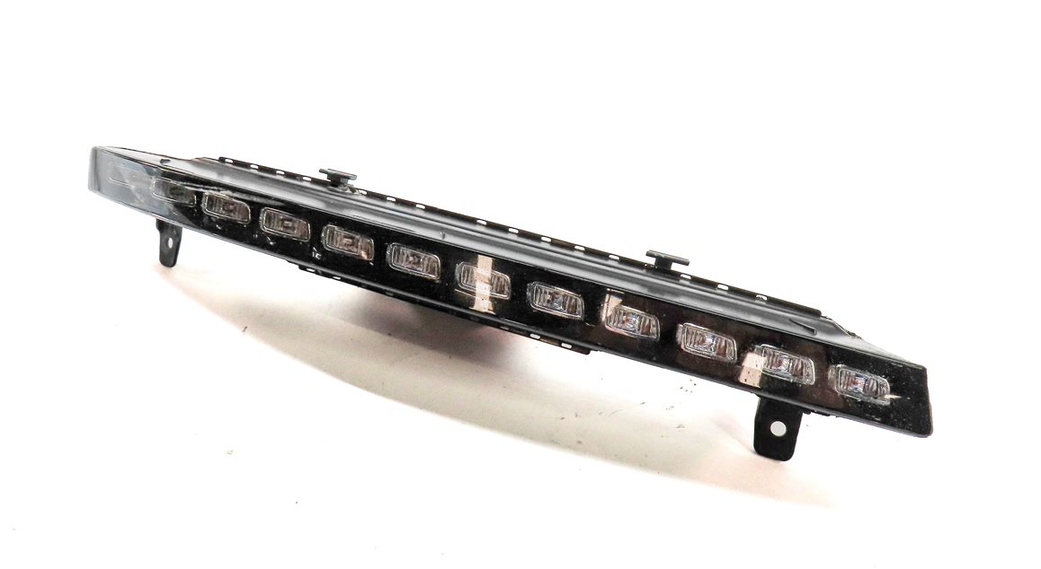 Thumbnail 1: 2010-2015 AUDI Q7 (4L) RIGHT FRONT PASSENGER TURN SIGNAL MARKER LIGHT LAMP (LED)