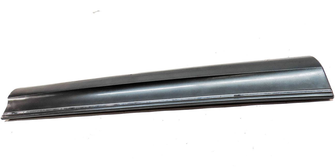 Thumbnail 2: 10-15 AUDI Q7 (4L) FRONT LEFT DRIVER LOWER EXTERIOR DOOR TRIM MOULDING (Gray)