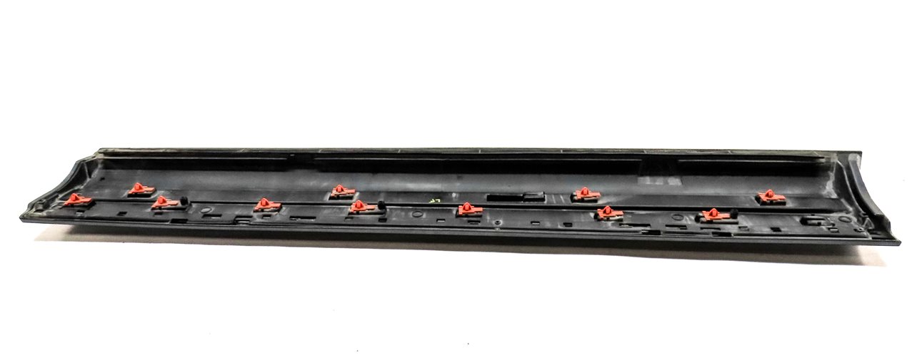 Thumbnail 5: 10-15 AUDI Q7 (4L) FRONT LEFT DRIVER LOWER EXTERIOR DOOR TRIM MOULDING (Gray)