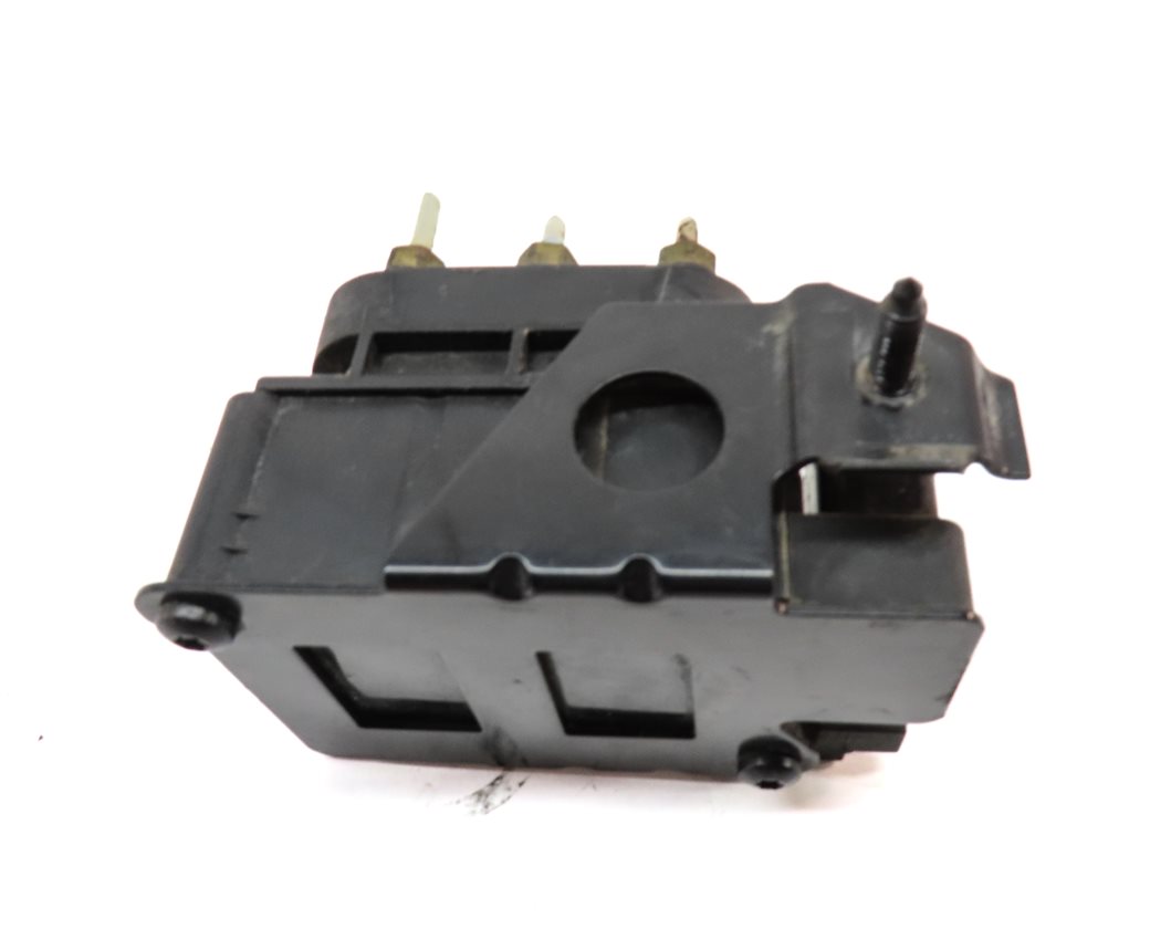 Thumbnail 6: 2010 MERCEDES S400 (W221) AIR SUSPENSION CONTROL VALVE BLOCK MODULE