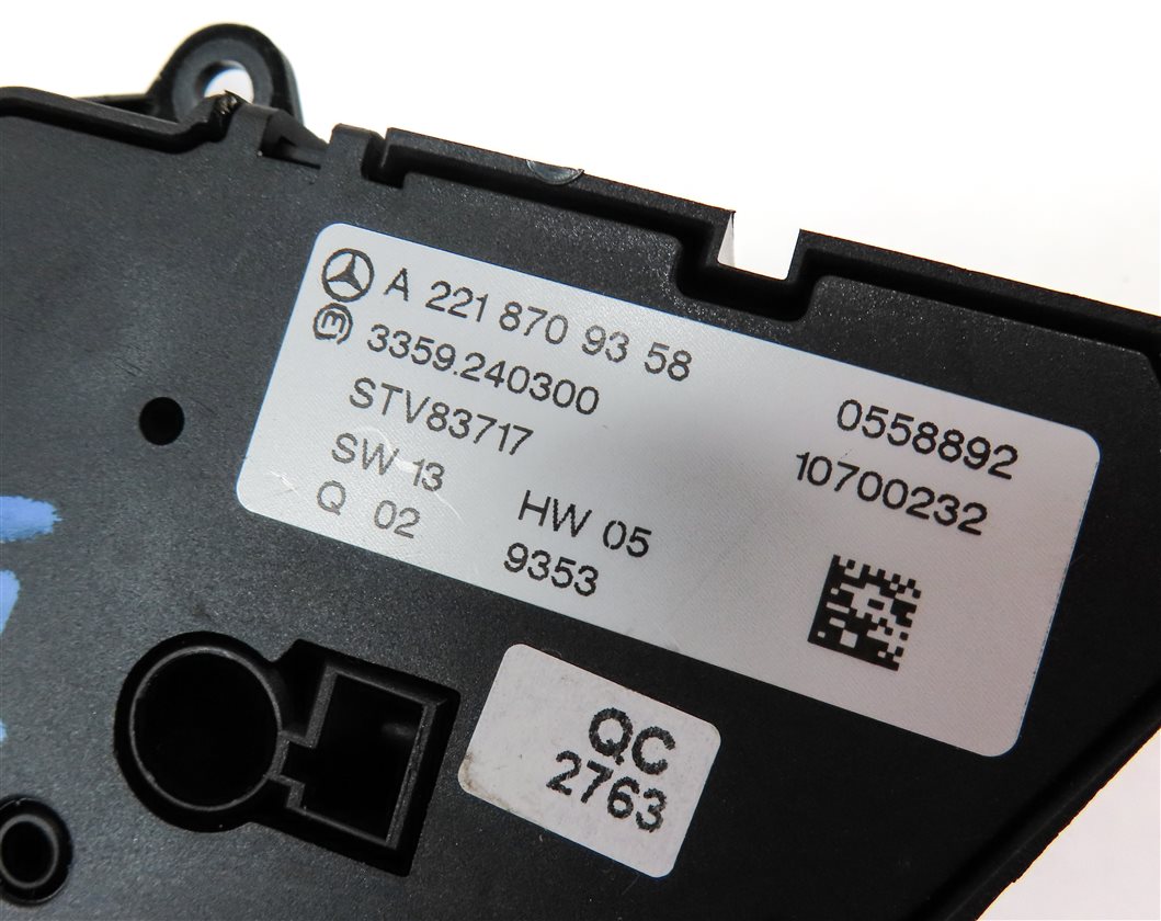 Thumbnail 6: 2010 MERCEDES S400 (W221) FRONT RIGHT MEMORY HEATED SEAT POSITION ADJUST SWITCH