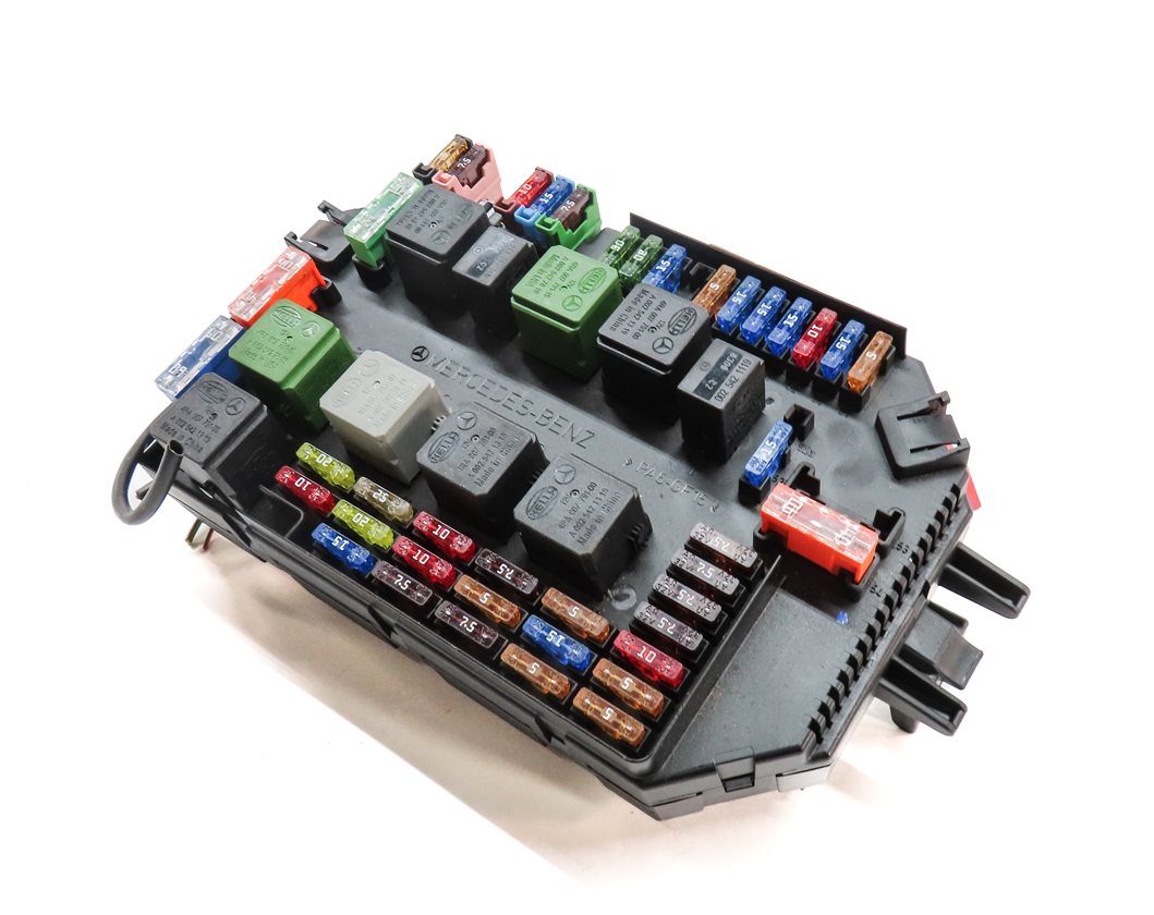 Thumbnail 3: 2010 MERCEDES S400 (W221) 3.5L HYBRID (M272) FRONT SAM FUSE JUNCTION RELAY BOX