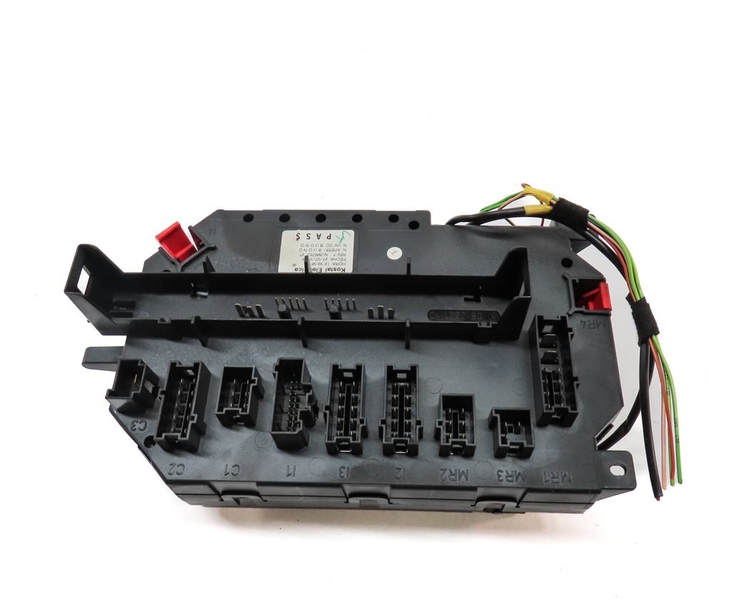 Thumbnail 5: 2010 MERCEDES S400 (W221) 3.5L HYBRID (M272) FRONT SAM FUSE JUNCTION RELAY BOX