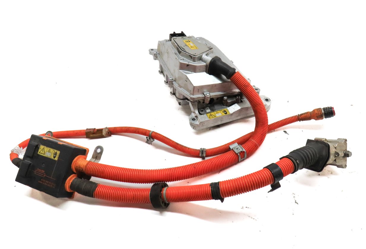 Thumbnail 8: 2010 MERCEDES S400 (W221) 3.5L HYBRID (M272) POWER ELECTRONIC INVERTER MODULE