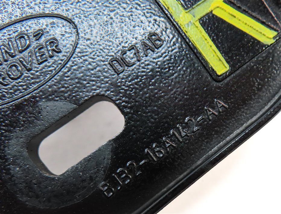 Thumbnail 7: 2013 RANGE ROVER EVOQUE (L538) RIGHT PASSENGER FENDER MOUNT MOUNTING BRACKET