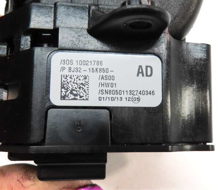 Thumbnail 6: 2013 RANGE ROVER EVOQUE (L538) EMERGENCY BRAKE PARKING BRAKE SWITCH BUTTON