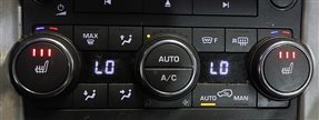 Thumbnail 2: 12-13 RANGE ROVER EVOQUE (L538) HEATER A/C TEMPERATURE CONTROL w/ HEATED SEAT
