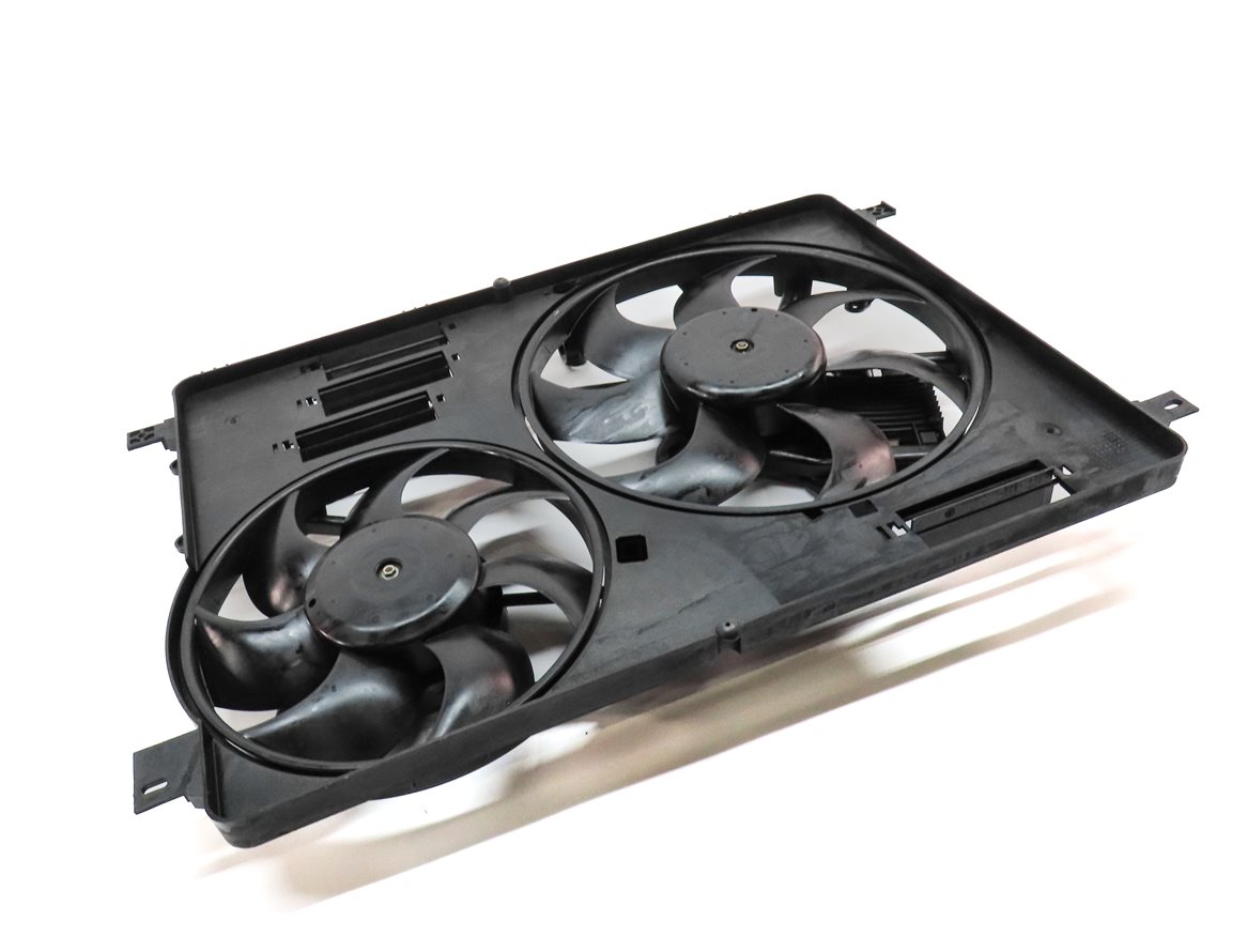 Thumbnail 3: 12-17 LR2 DISCOVERY SPORT RANGE ROVER EVOQUE L550 RADIATOR COOLING FAN & SHROUD