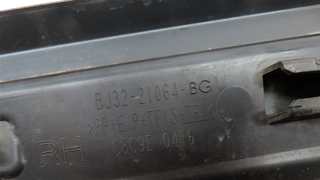 Thumbnail 6: 12-19 RANGE ROVER EVOQUE L538 FRONT RIGHT PASSENGER EXTERIOR LOWER DOOR TRIM