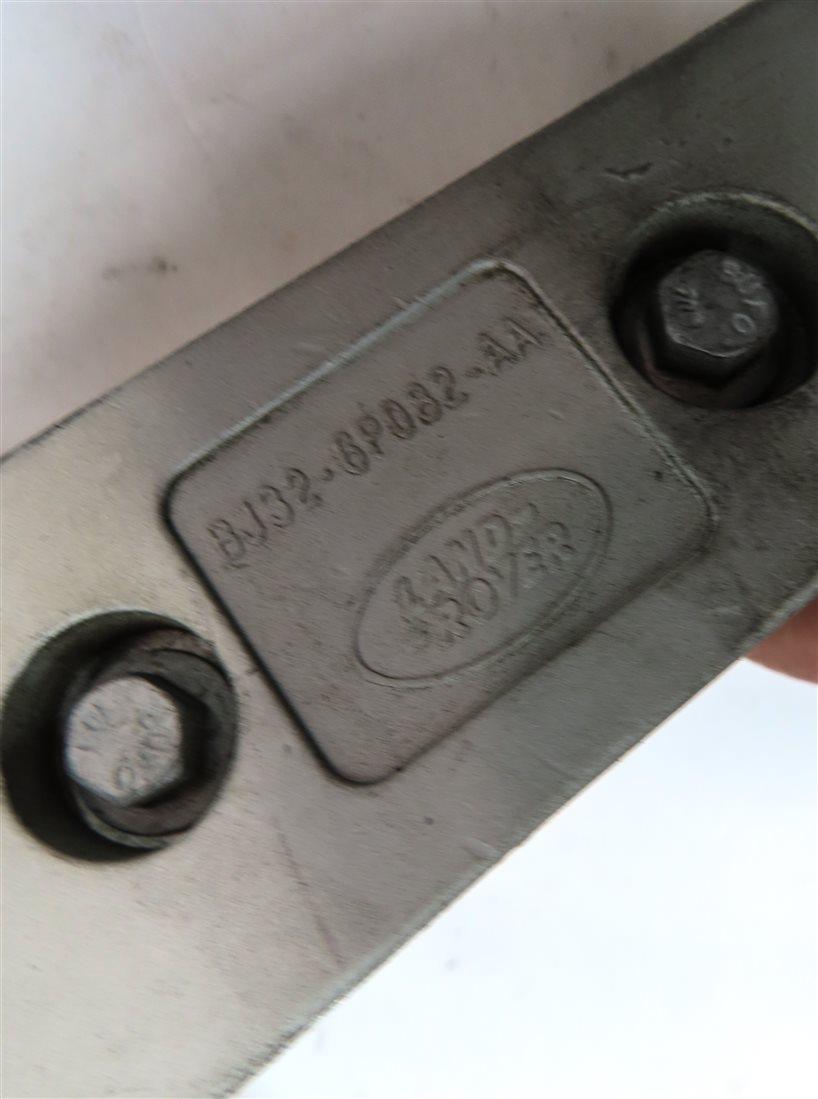 Thumbnail 7: 2014 RANGE ROVER EVOQUE (L538) 2.0L ENGINE LOWER RIGHT MOTOR MOUNT BRACKET