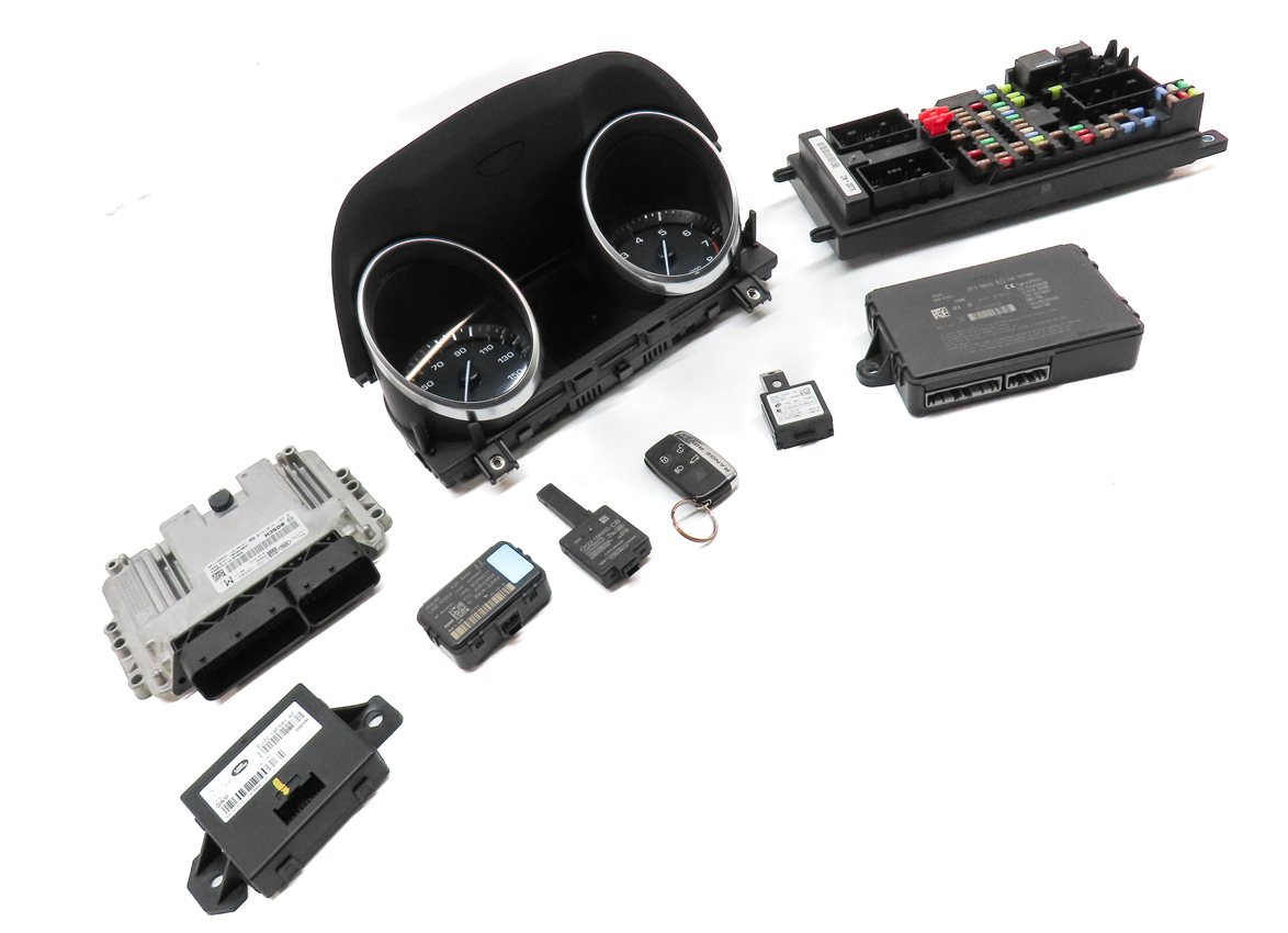 Thumbnail 4: 2014-2015 RANGE ROVER EVOQUE (L538) 2.0L TURBO ENGINE IMMOBILIZER MODULE KEY SET