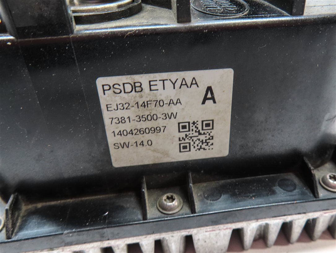 Thumbnail 5: 2014 RANGE ROVER EVOQUE (L538) REAR BATTERY POWER SUPPLY AUTO START STOP MODULE