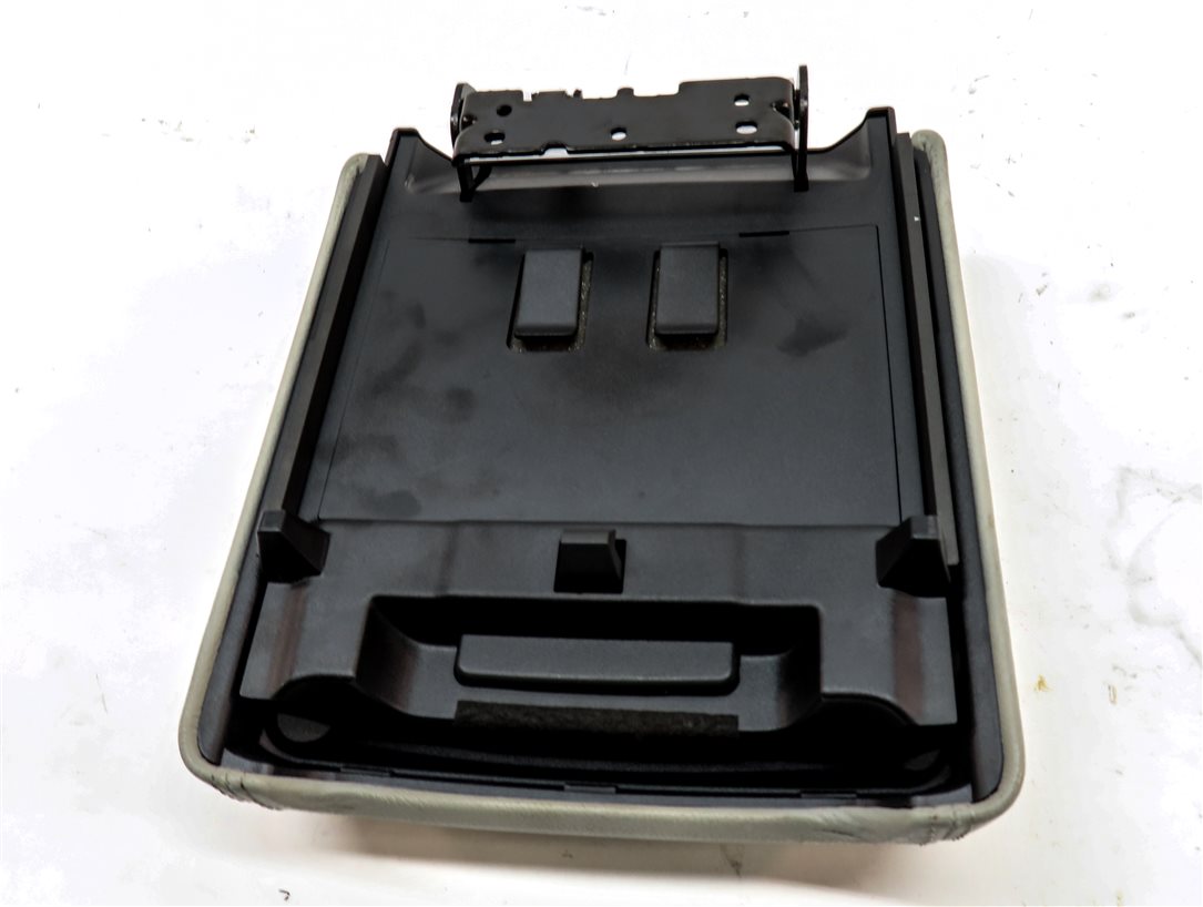 Thumbnail 6: 2014-2015 EVOQUE (L538) FRONT CENTER CONSOLE ARMREST COMPARTMENT LID (Cirrus)