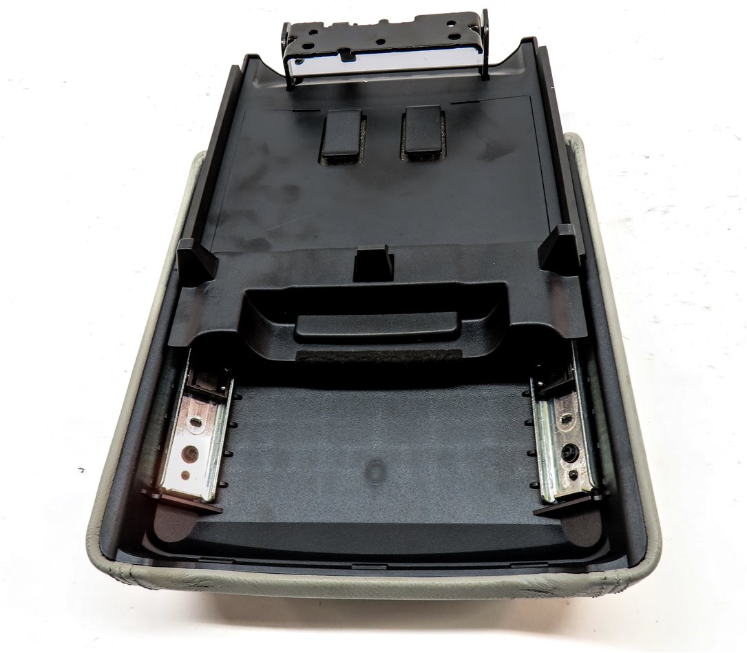 Thumbnail 7: 2014-2015 EVOQUE (L538) FRONT CENTER CONSOLE ARMREST COMPARTMENT LID (Cirrus)