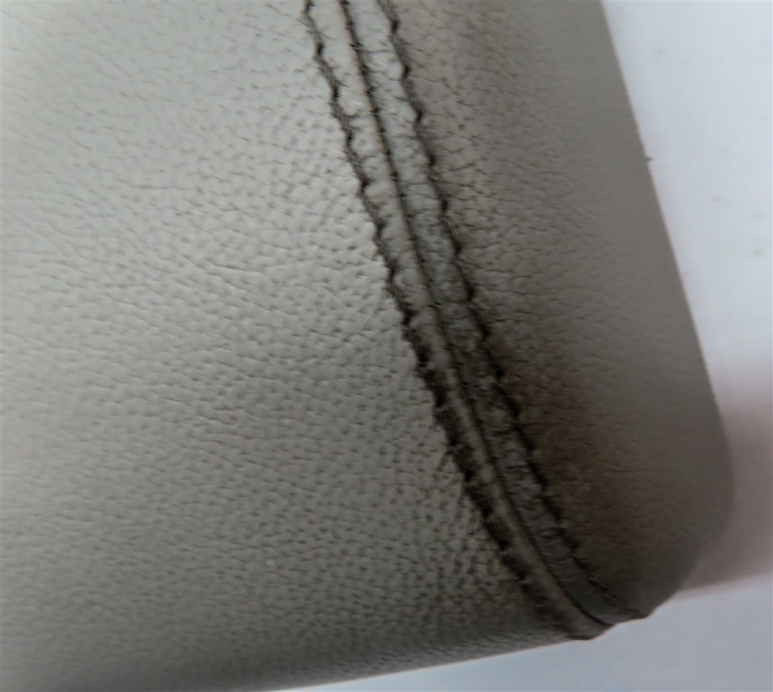 Thumbnail 8: 2014-2015 EVOQUE (L538) FRONT CENTER CONSOLE ARMREST COMPARTMENT LID (Cirrus)