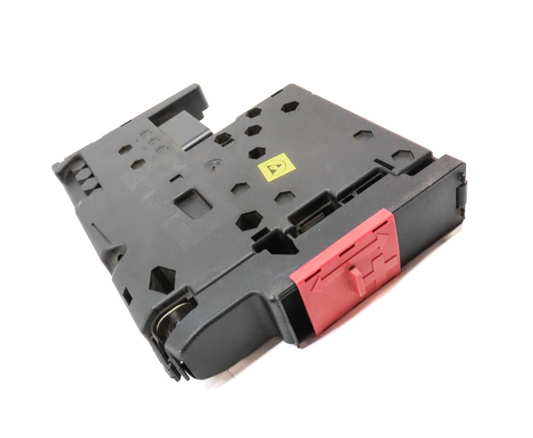 Thumbnail 3: 14 MERCEDES E350 (W212) 3.5L (276.952) ENGINE POSITIVE BATTERY TERMINAL JUNCTION
