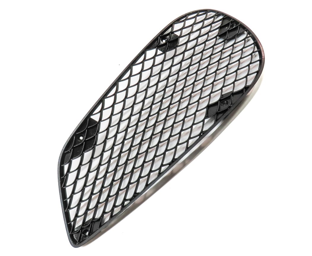 Thumbnail 3: 2014-2016 MERCEDES E-CLASS (W212) FRONT RIGHT PASSENGER LOWER BUMPER GRILLE TRIM