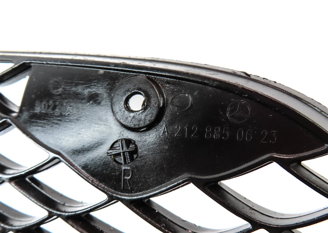 Thumbnail 7: 2014-2016 MERCEDES E-CLASS (W212) FRONT RIGHT PASSENGER LOWER BUMPER GRILLE TRIM