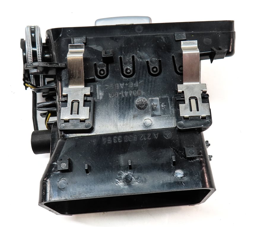 Thumbnail 5: 2014 MERCEDES E350 (W212) FRONT LEFT DRIVER DASH HEAT AIR AC VENT (Black)