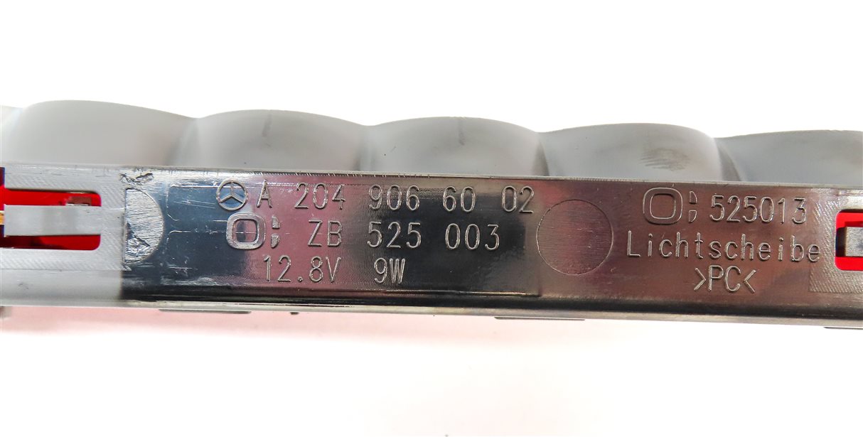Thumbnail 7: 2014 MERCEDES E350 (W212) THIRD 3RD BRAKE STOP INDICATOR LIGHT LAMP