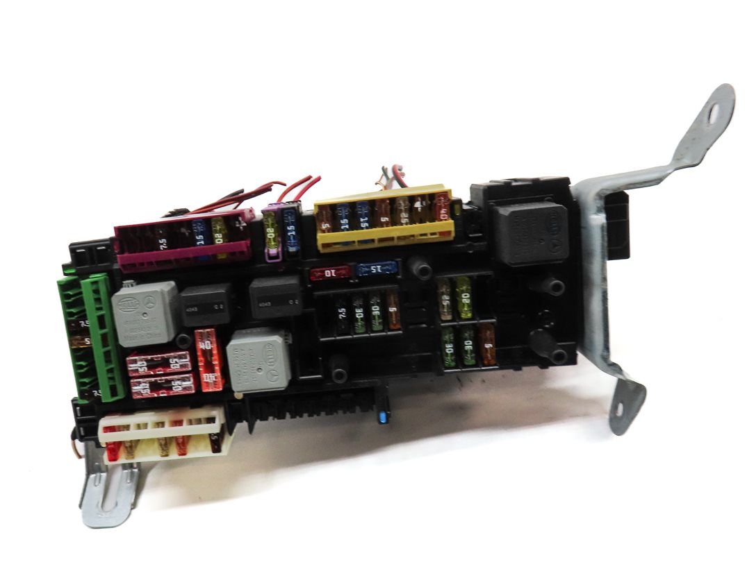 Thumbnail 2: 2014-2016 MERCEDES E CLS (C218 W212) REAR SIGNAL ACQUISITION CONTROL MODULE SAM