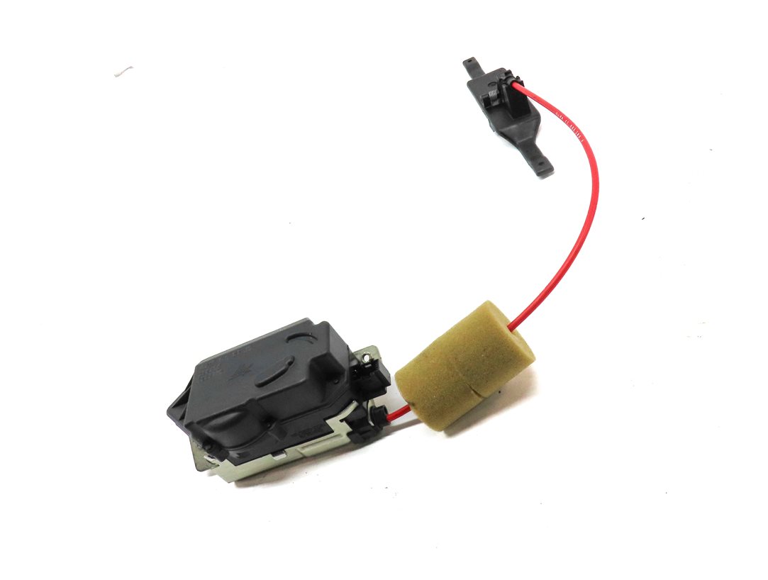 Thumbnail 2: 2009 MERCEDES ML320 (W164) REAR TAILGATE HATCH LATCH LID LOCK LATCH ACTUATOR