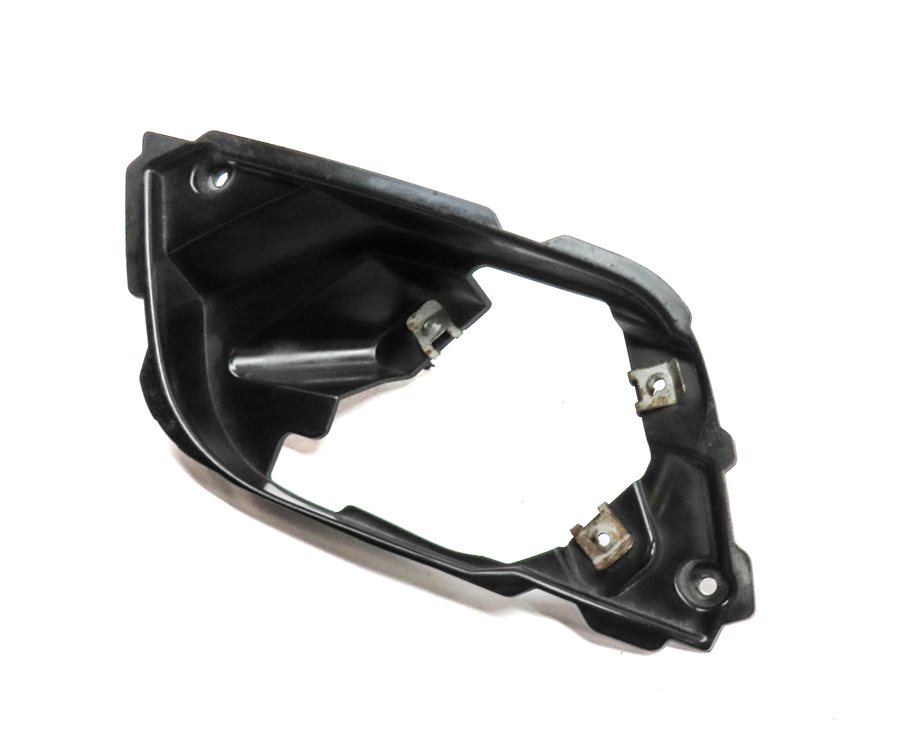 09 MERCEDES ML320 W164 FRONT RIGHT PASSENGER LOWER FOG LIGHT LAMP MOUNT BRACKET