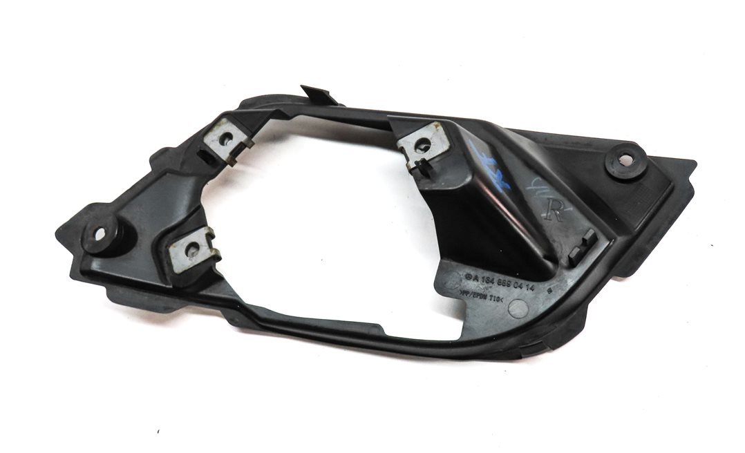 Thumbnail 5: 09 MERCEDES ML320 W164 FRONT RIGHT PASSENGER LOWER FOG LIGHT LAMP MOUNT BRACKET