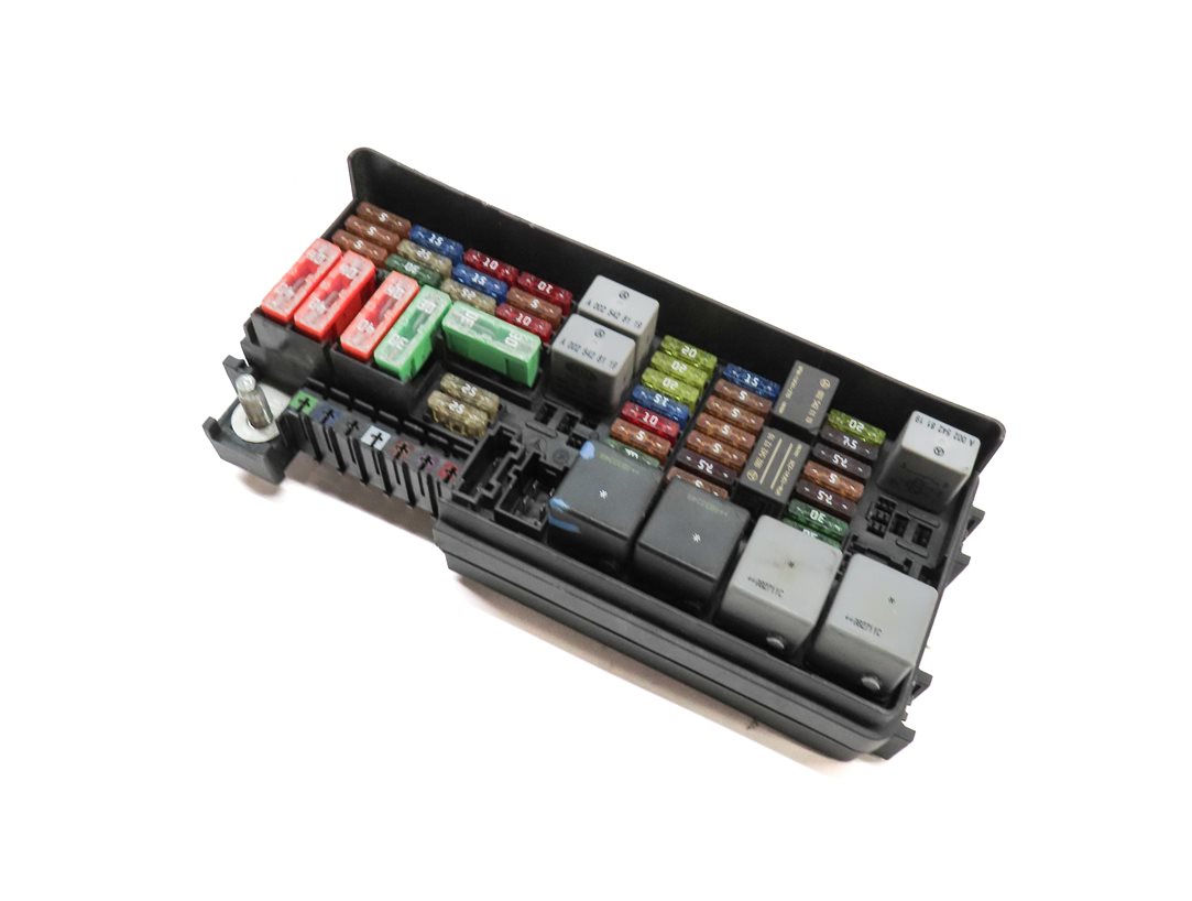 2009 MERCEDES ML320 (W164) 3.0L (OM642) REAR FUSE RELAY BOX PANEL