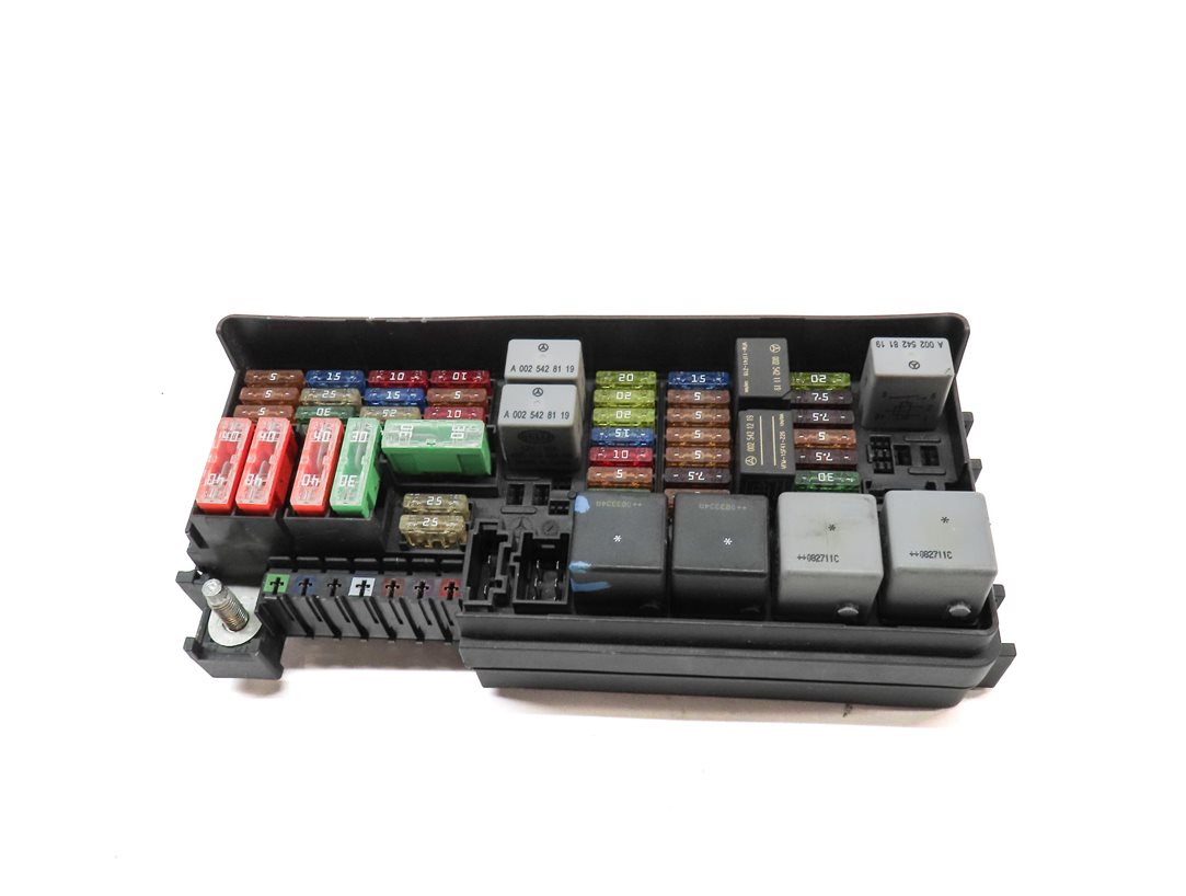 Thumbnail 2: 2009 MERCEDES ML320 (W164) 3.0L (OM642) REAR FUSE RELAY BOX PANEL