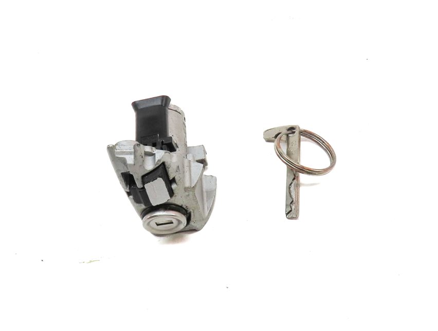 Thumbnail 2: 2009 MERCEDES ML320 (W164) FRONT LEFT DRIVER DOOR LOCK CYLINDER w/ KEY SET/2