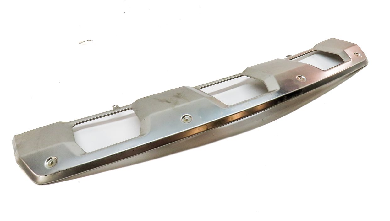 Thumbnail 3: 2009 MERCEDES ML320 (W164) FRONT LOWER BUMPER SCUFF PLATE SHIELD PANEL (CHROME)