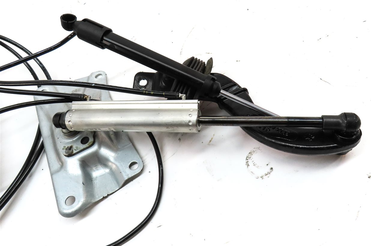 Thumbnail 4: 2006-2009 MERCEDES ML-CLASS (W164) REAR TRUNK LIFT MOTOR w/ RAM & LINES (4-PIN)