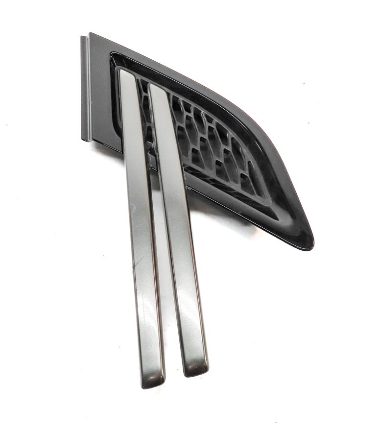 Thumbnail 2: 2014 RANGE ROVER SPORT (L494) FRONT RIGHT PASSENGER FENDER GRILLE TRIM