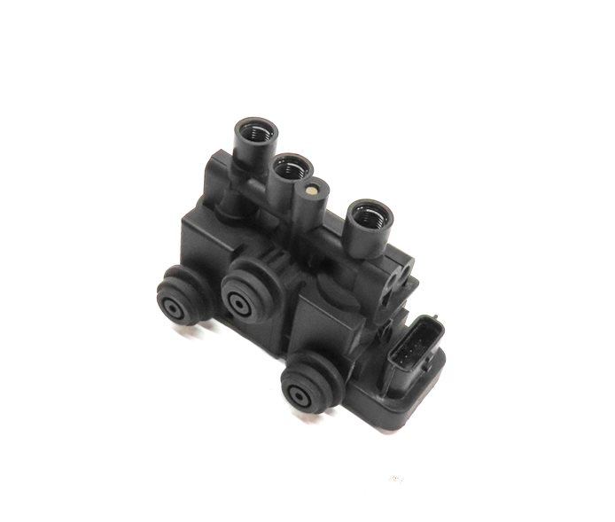 Thumbnail 1: 2014 RANGE ROVER SPORT (L494) FRONT AIR SUSPENSION TRANSFER RELIEF VALVE BLOCK