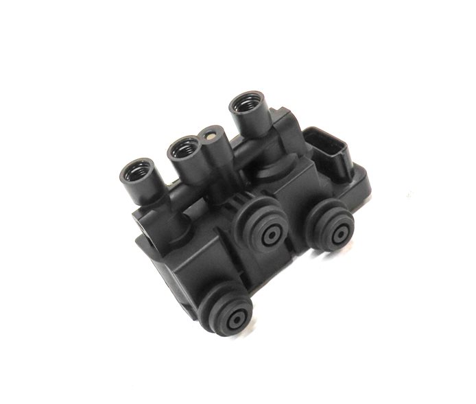 Thumbnail 3: 2014 RANGE ROVER SPORT (L494) FRONT AIR SUSPENSION TRANSFER RELIEF VALVE BLOCK